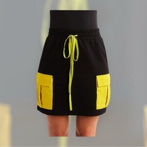 APD Women’s SHORT CARGO SKIRT IN BLACK & CYBER LIME FRENCH TERRY COTTON  Size L